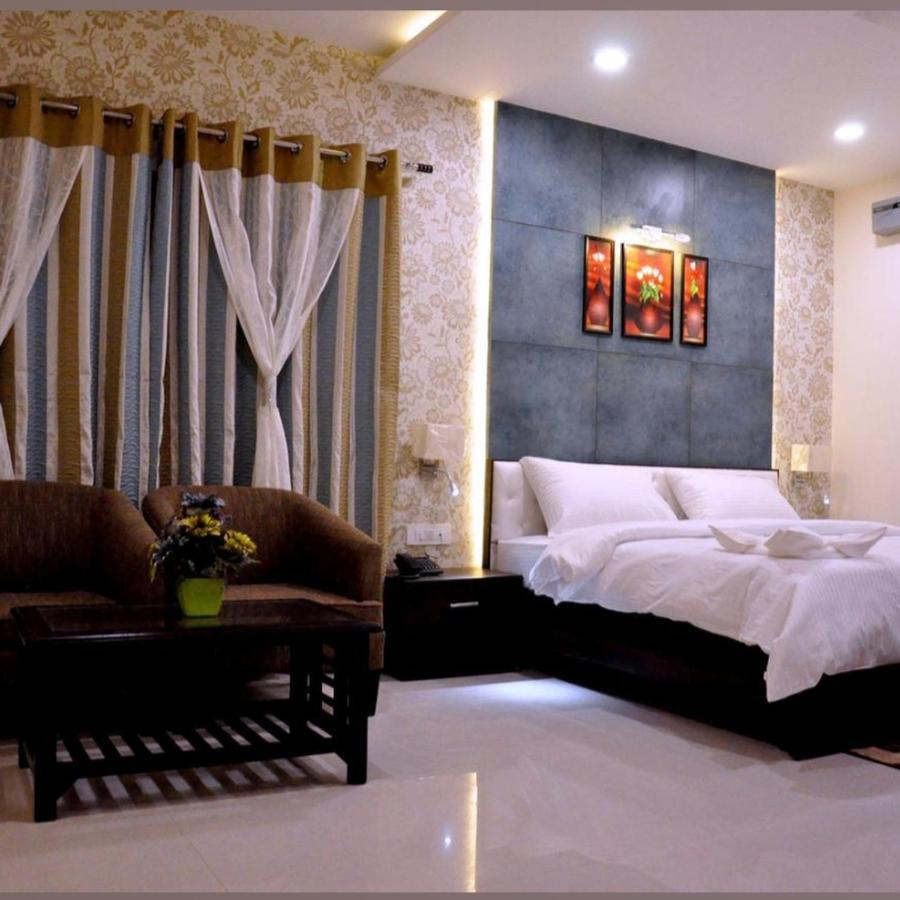Hotel Bellevue , Гвалиор Экстерьер фото